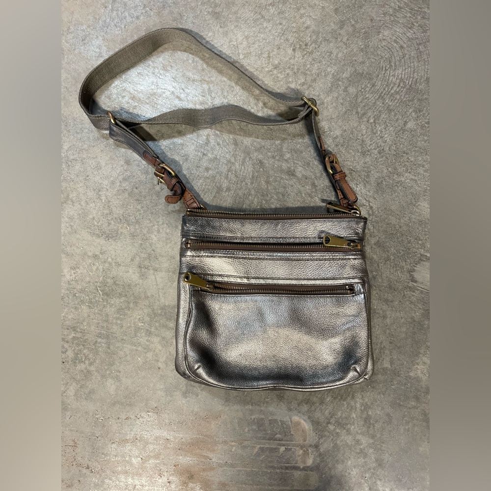 Fossil Explorer Triple Zip Traveler Crossbody Handbag Purse Metallic Brass